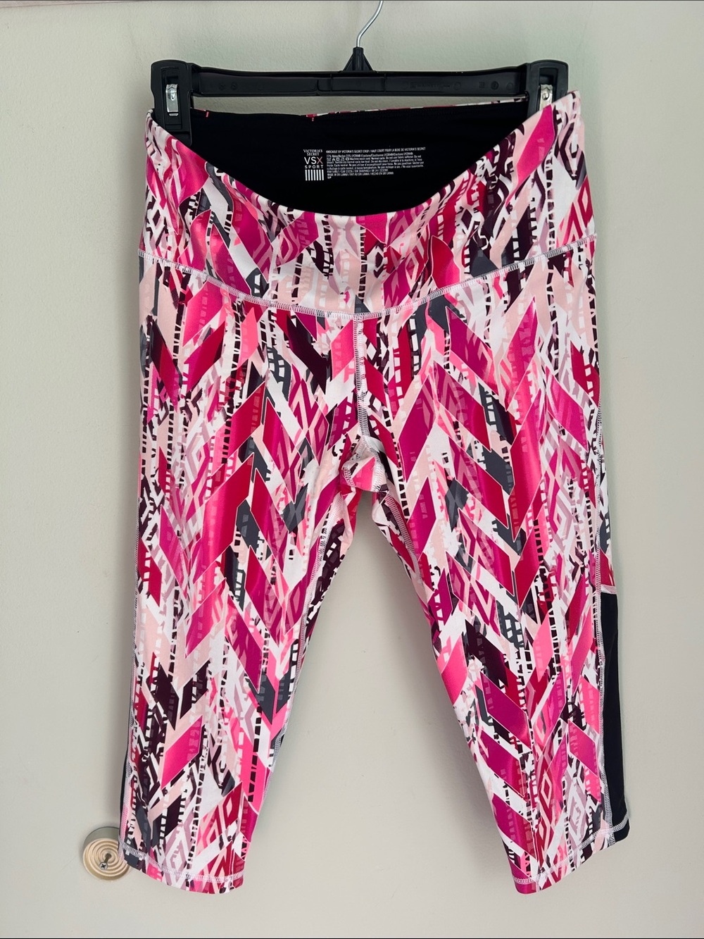 Victoria's Secret Sport Pink & Black Geometric Capri Leggings